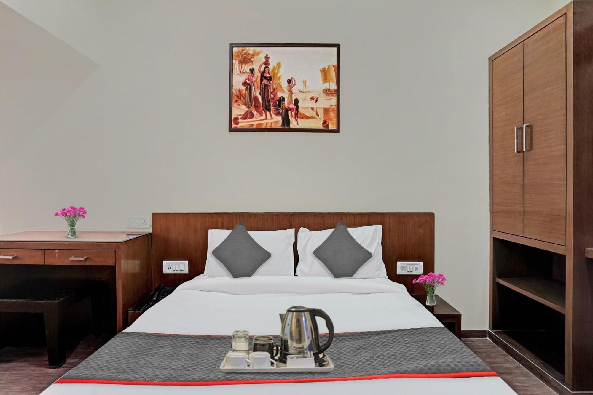 Hotel O Royal Regency Ghaziabad Zewnętrze zdjęcie