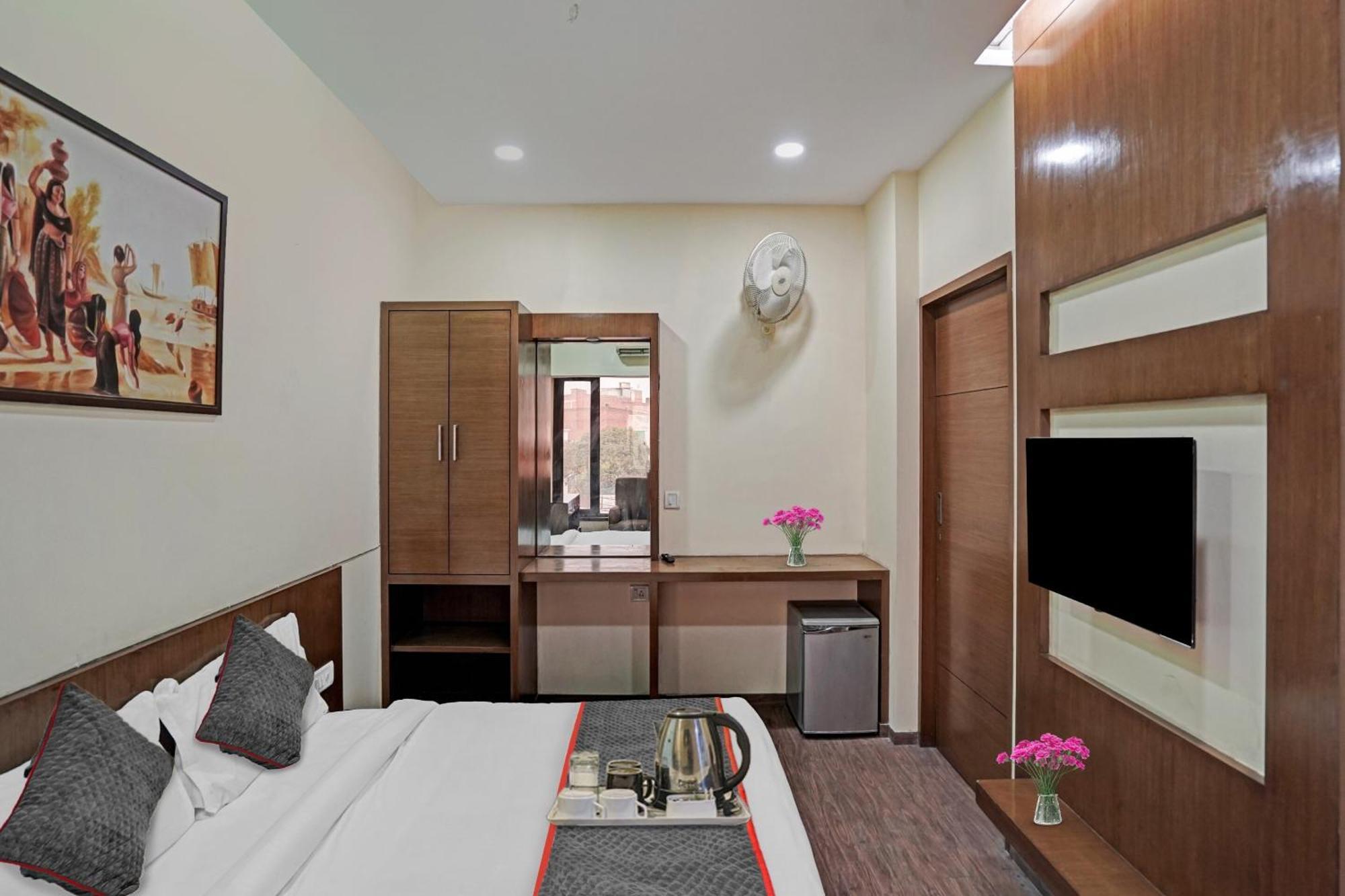 Hotel O Royal Regency Ghaziabad Zewnętrze zdjęcie