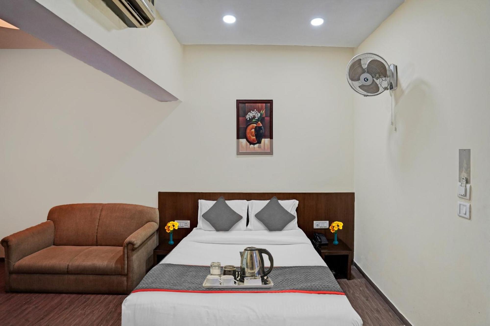 Hotel O Royal Regency Ghaziabad Zewnętrze zdjęcie