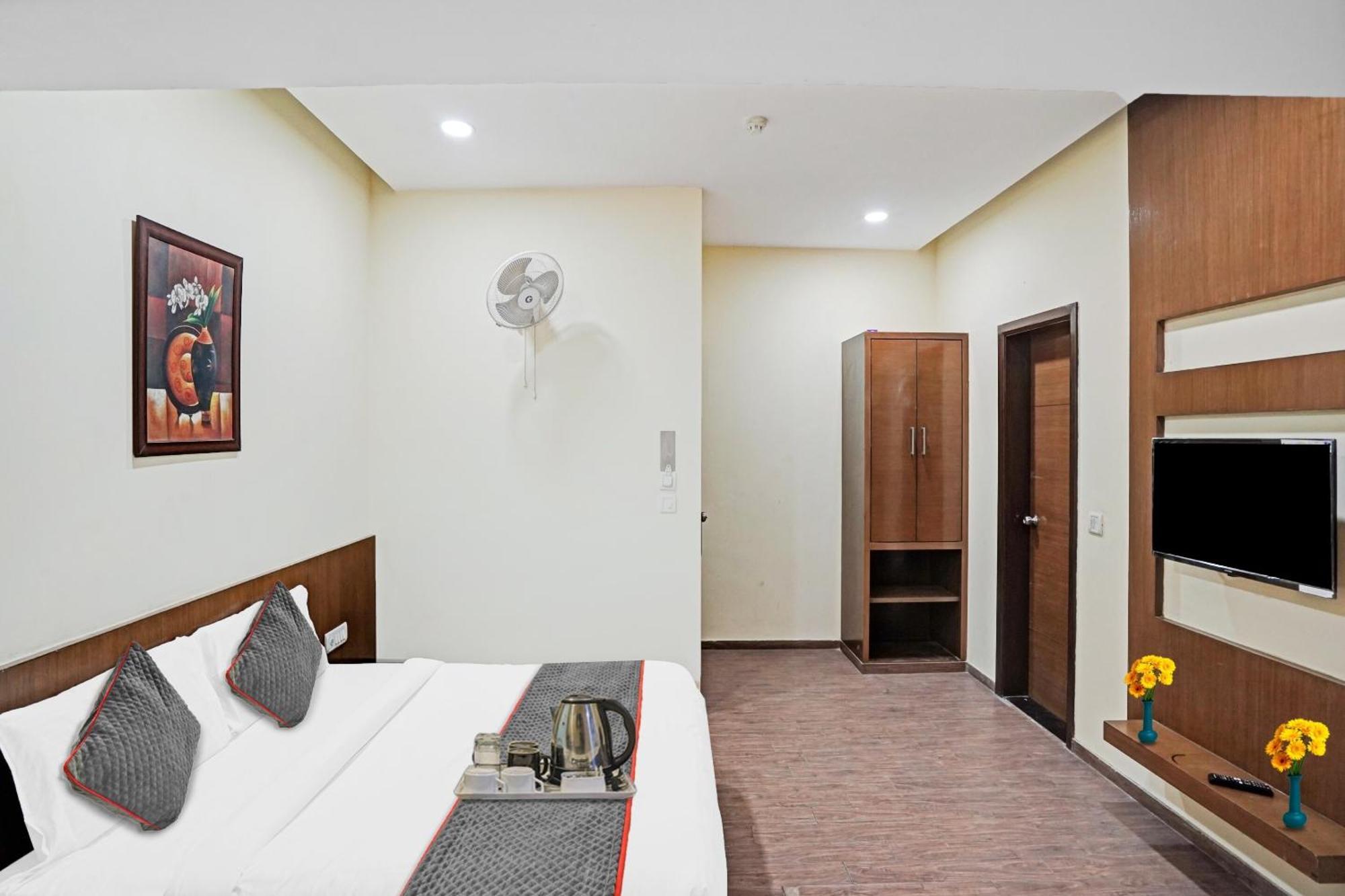 Hotel O Royal Regency Ghaziabad Zewnętrze zdjęcie